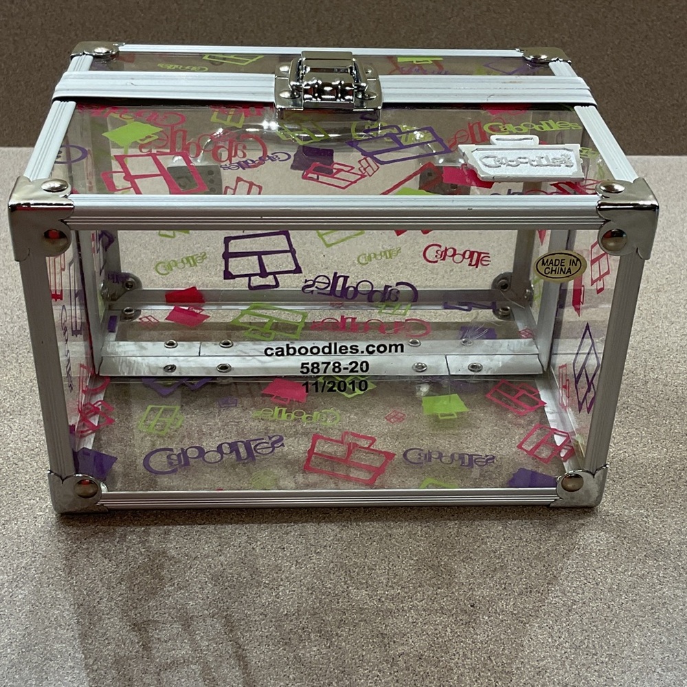 Caboodles - Picture 5 of 6